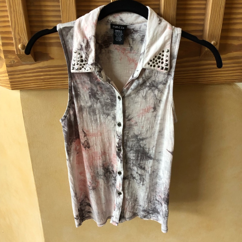 Rue21 Sleeveless Button Down Tie-Dye Shirt